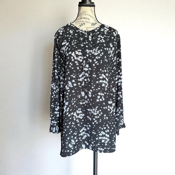 CeCe Black and White Floral Blouse - Picture 1 of 7